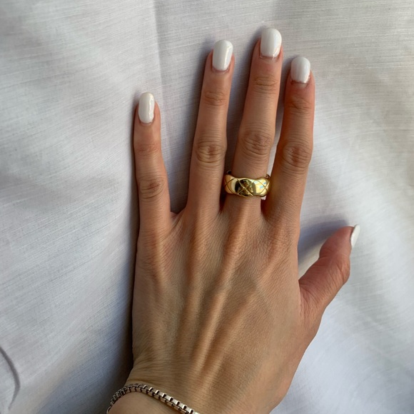 Bold Gold Crisscross Pattern Ring - Picture 5 of 6